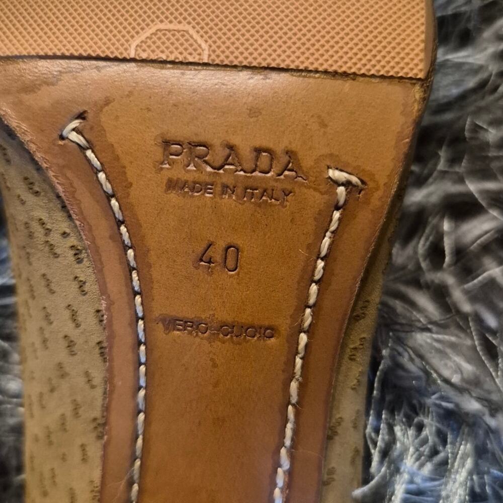 Prada Vintage Ostrich-Embossed Leather Pointed Toe Pumps w/ Rosette Bow – EU 40 - Picture 6 of 9